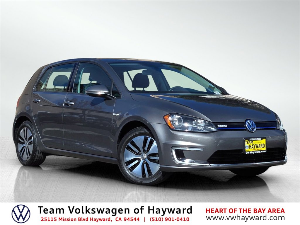 Used 2016 Volkswagen e-Golf SE w/ DC Fast Charging Package image 1