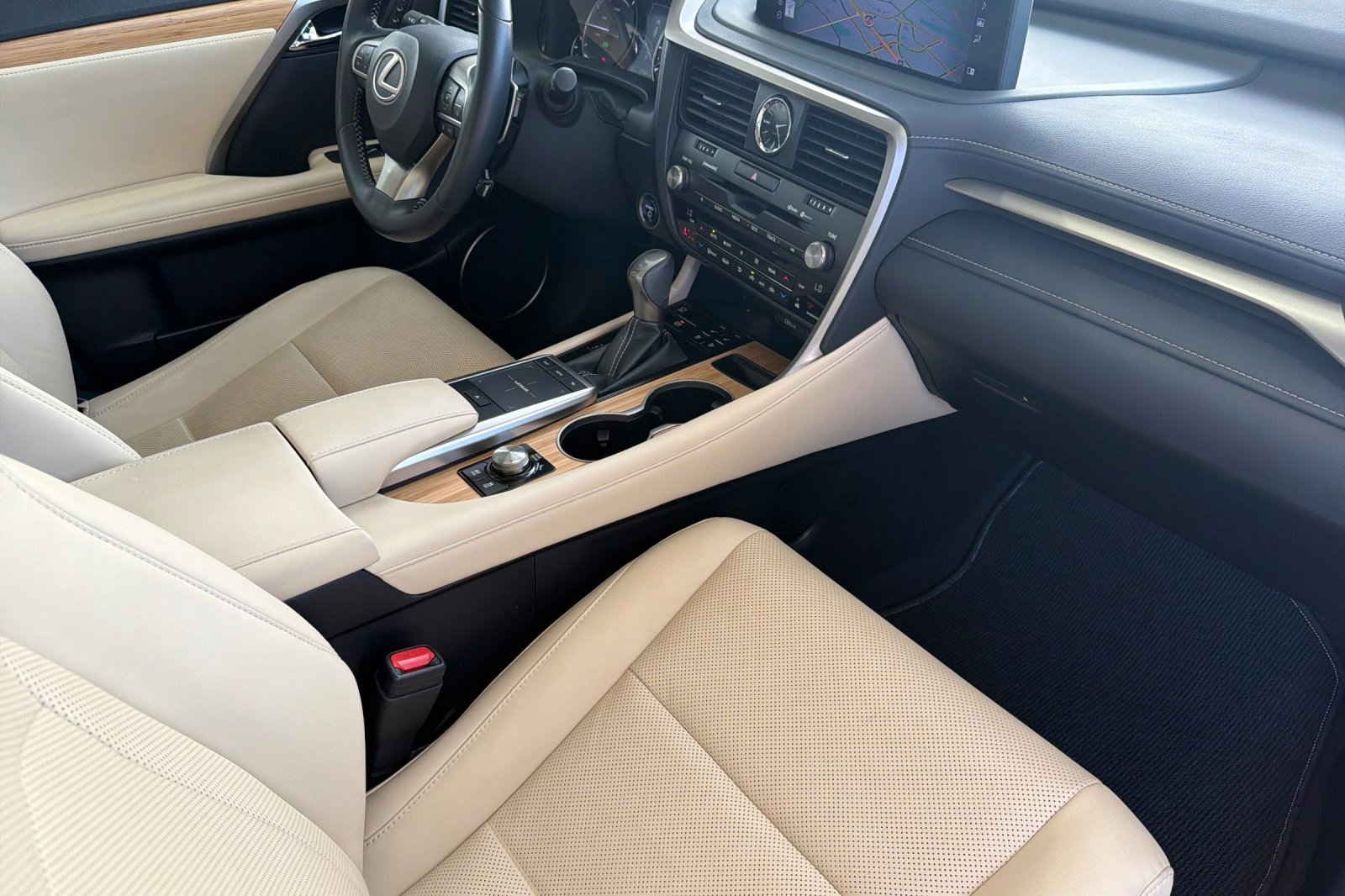 Certified 2022 Lexus RX 450hL AWD w/ Premium Package image 19