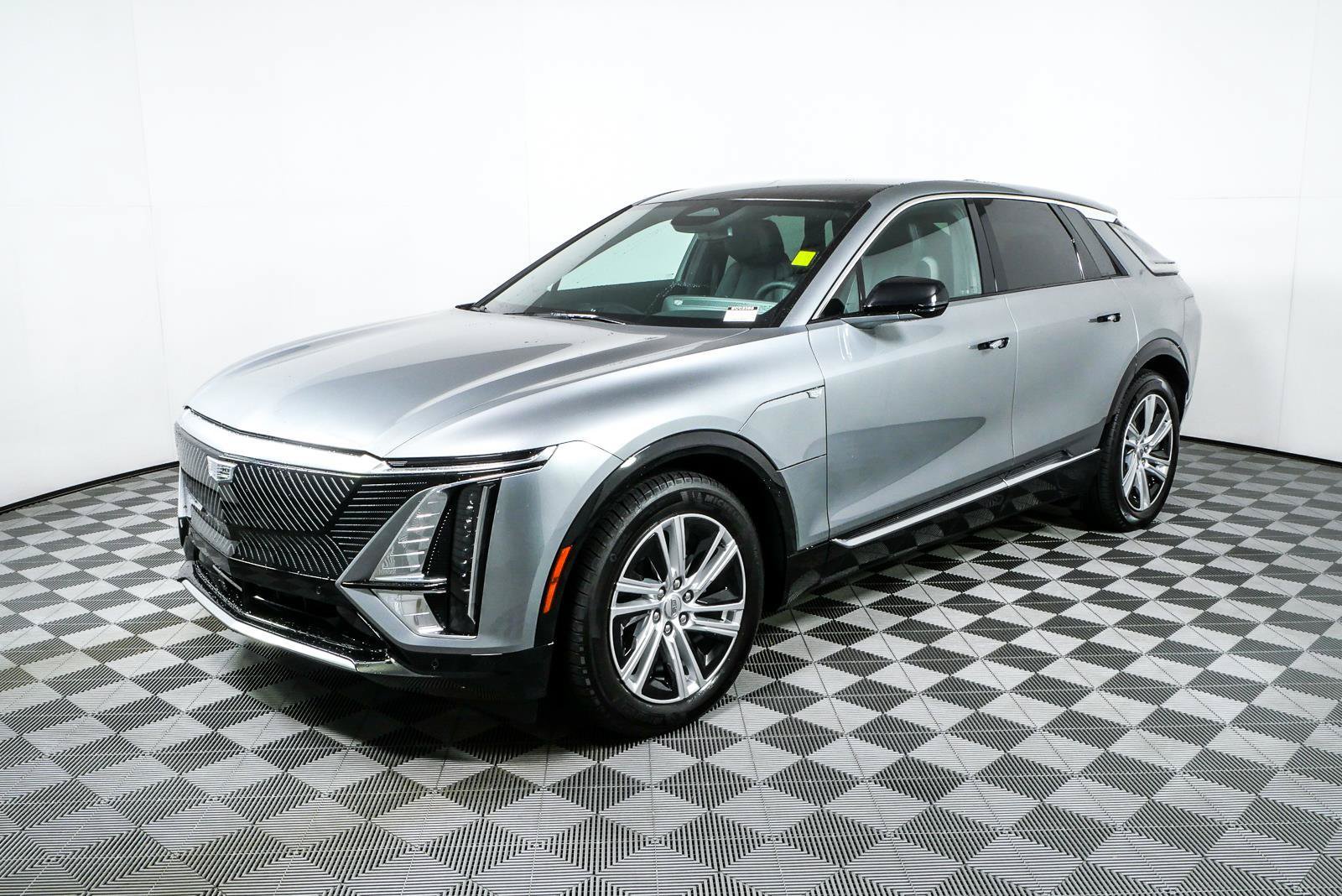 Certified 2024 Cadillac Lyriq Tech RWD image 25