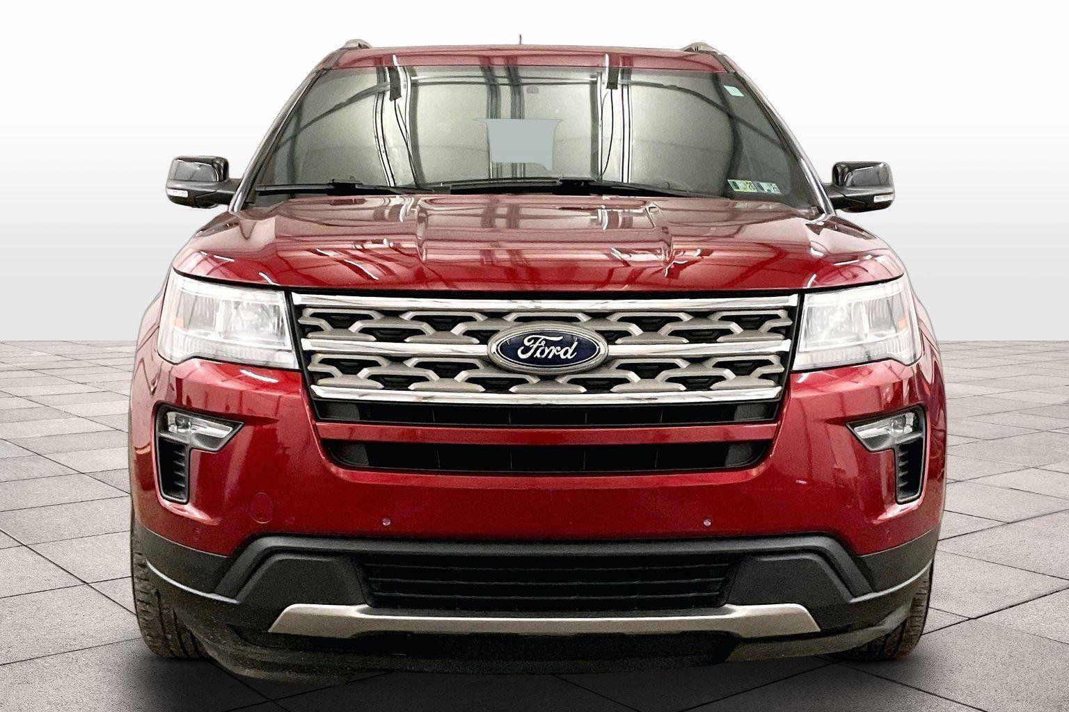 Used 2018 Ford Explorer XLT w/ Equipment Group 201A image 3