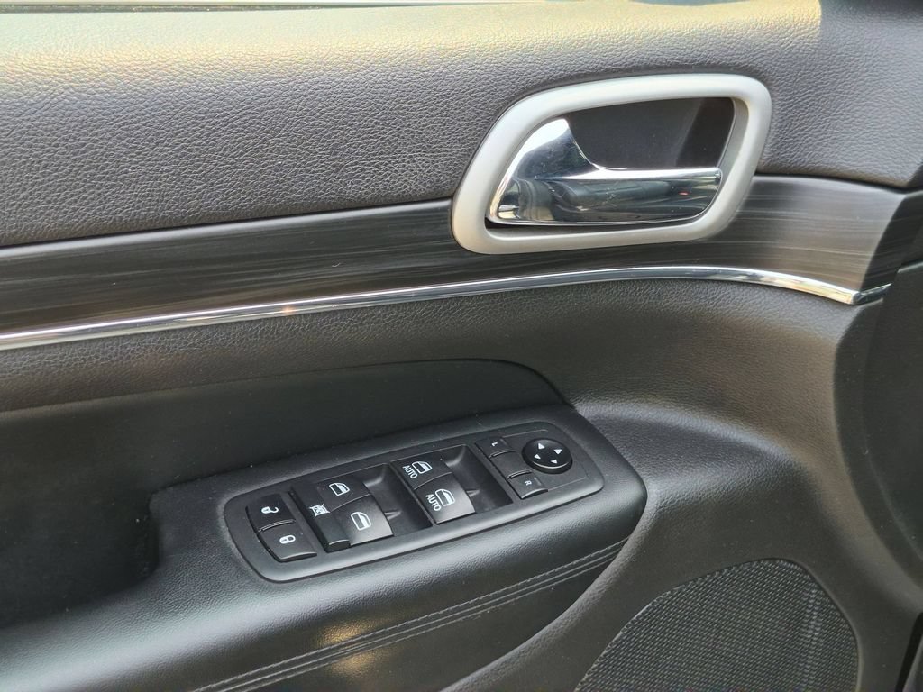 Certified 2020 Jeep Grand Cherokee Limited AWD/4WD image 12