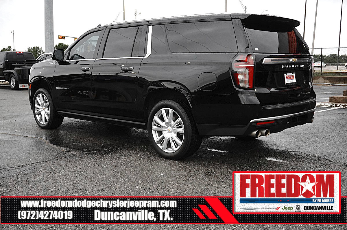 Used 2023 Chevrolet Suburban High Country AWD/4WD image 3