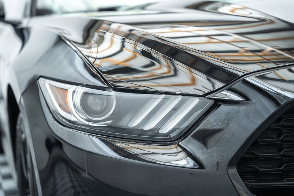 Used 2016 Ford Mustang Convertible image 12