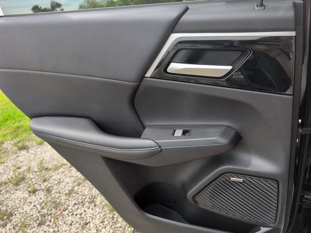 Used 2025 Mitsubishi Outlander SE FWD image 27