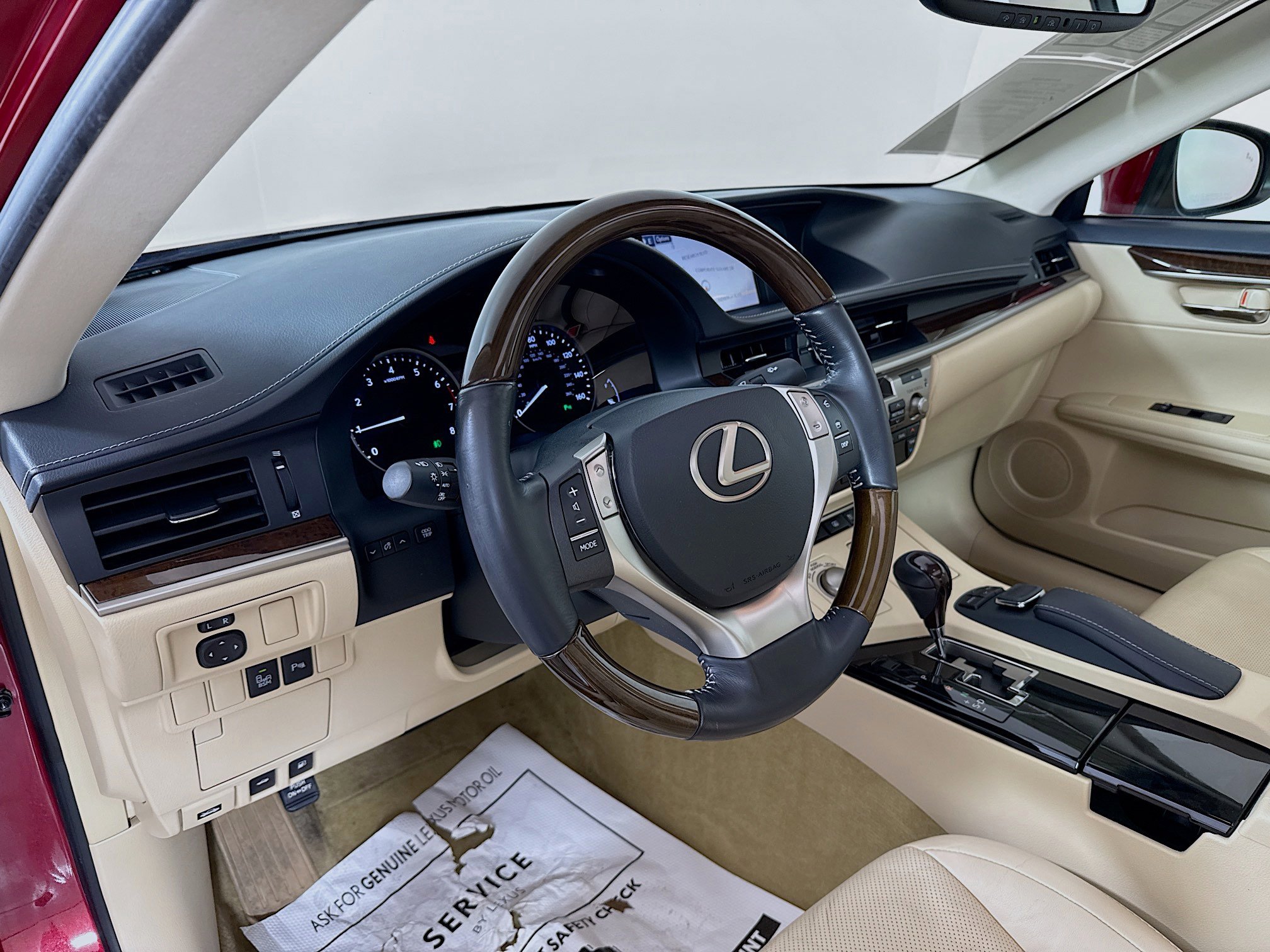 Used 2015 Lexus ES 350 w/ Luxury Package image 9