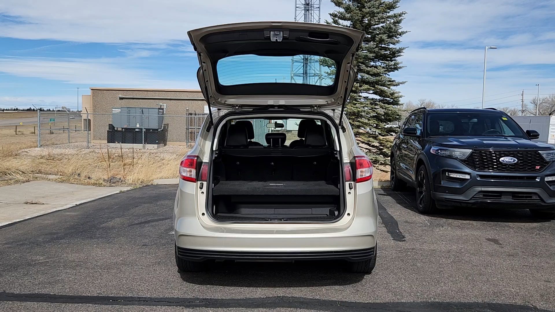 Used 2017 Ford C-MAX Energi SE w/ Equipment Group 402A image 18