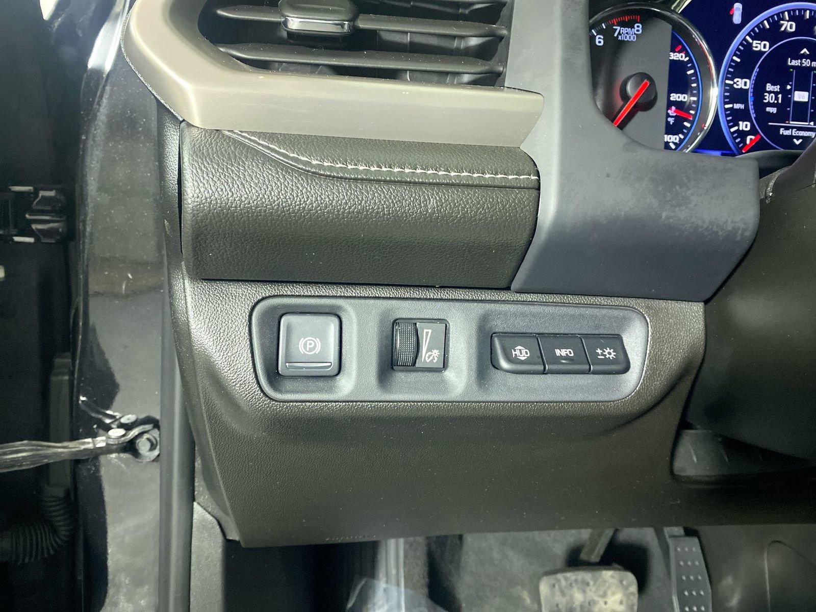 Used 2023 GMC Acadia Denali image 12