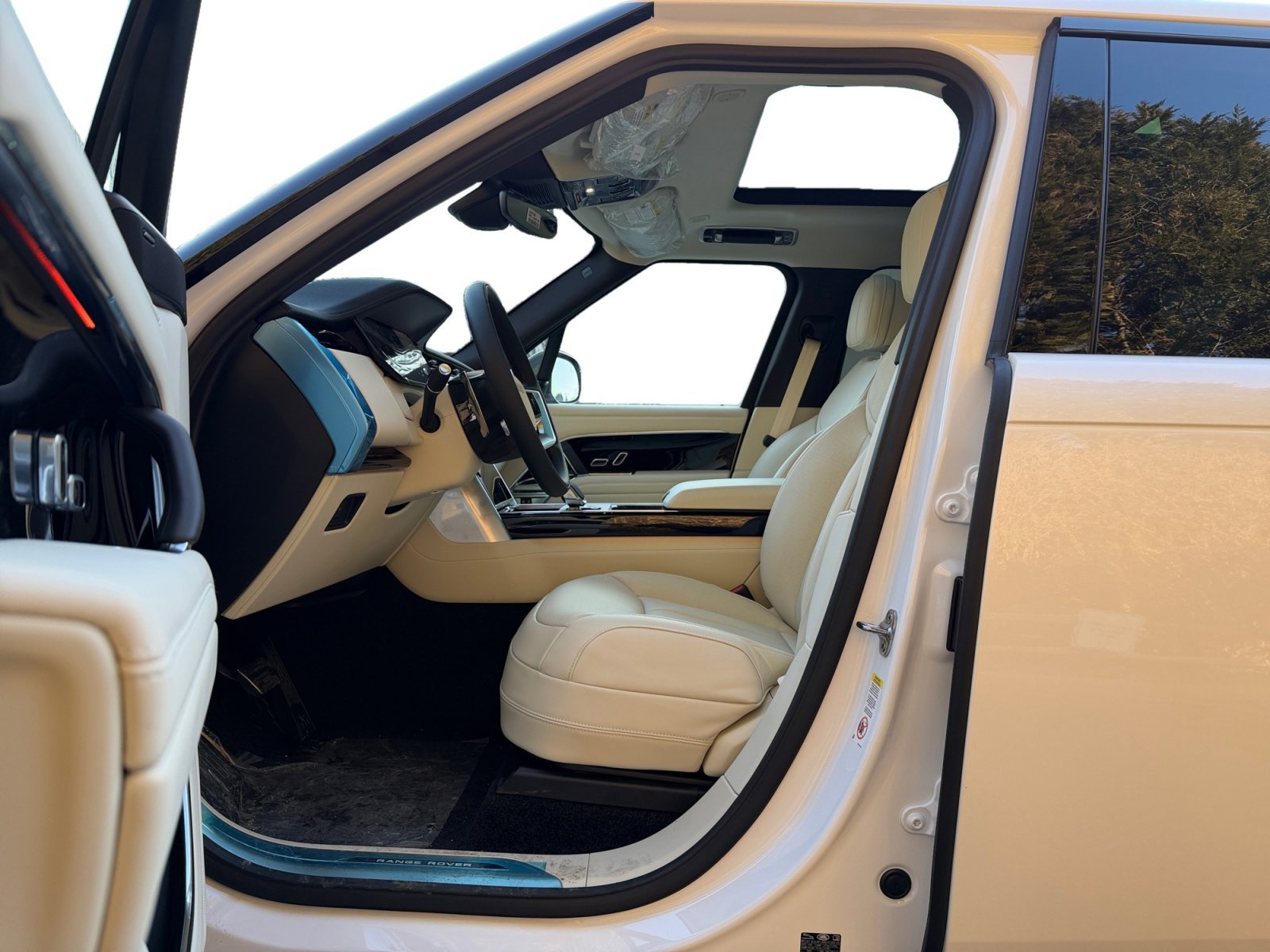 New 2026 Land Rover Range Rover SE AWD/4WD image 10