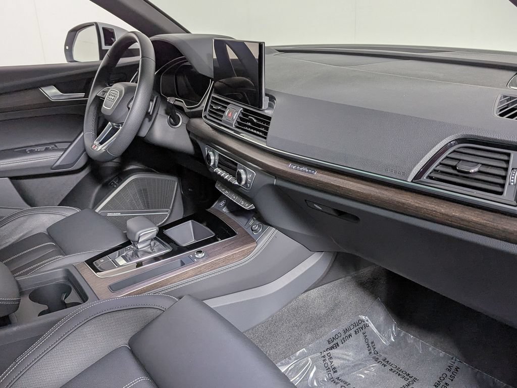 Used 2024 Audi Q5 e Premium Plus w/ Premium Plus Package AWD/4WD image 29