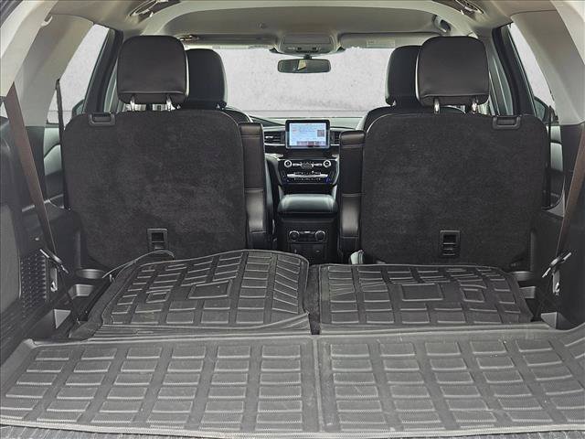 Used 2023 Ford Explorer Limited RWD image 6