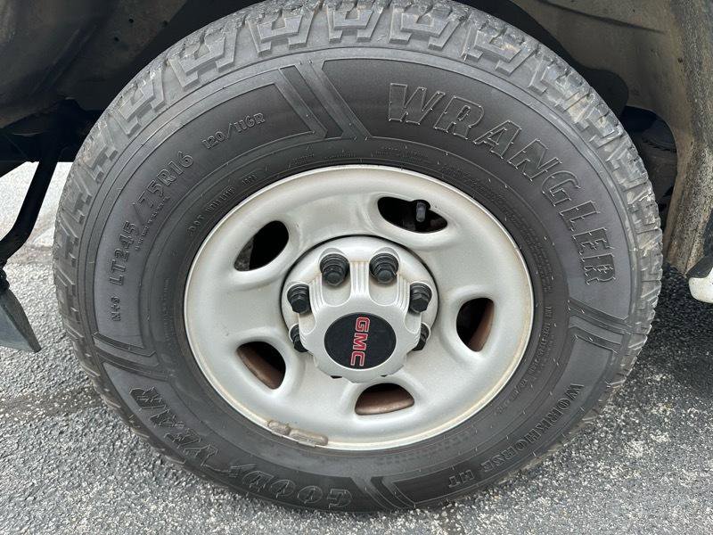 Used 2022 GMC Savana 2500 Extended w/ Driver Convenience Package RWD image 30