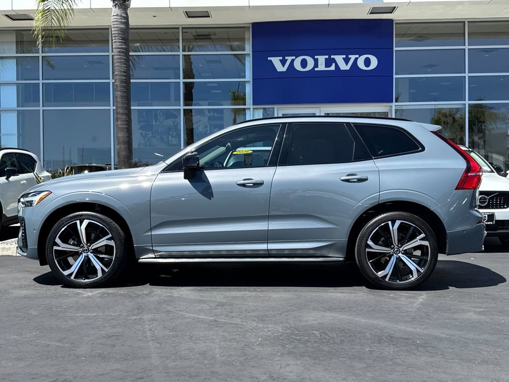 Certified 2023 Volvo XC60 B5 Ultimate FWD image 2
