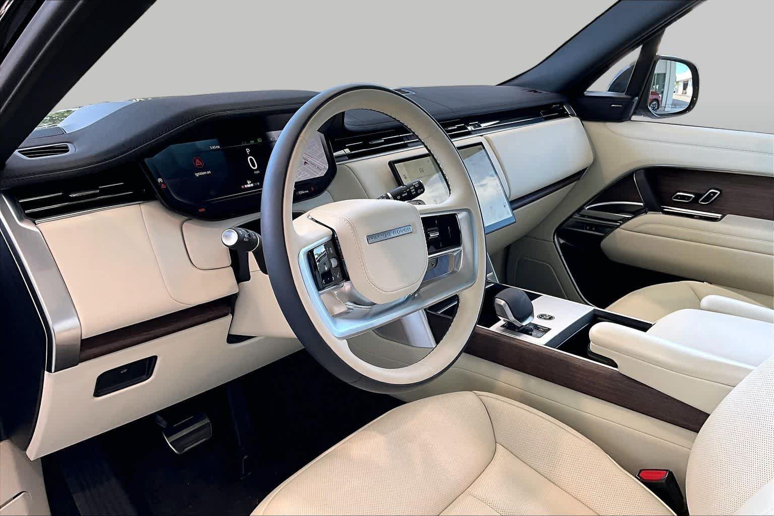 Used 2026 Land Rover Range Rover SE AWD/4WD image 19