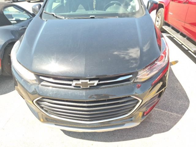 Used 2019 Chevrolet Trax LT w/ LT Convenience Package AWD/4WD image 2