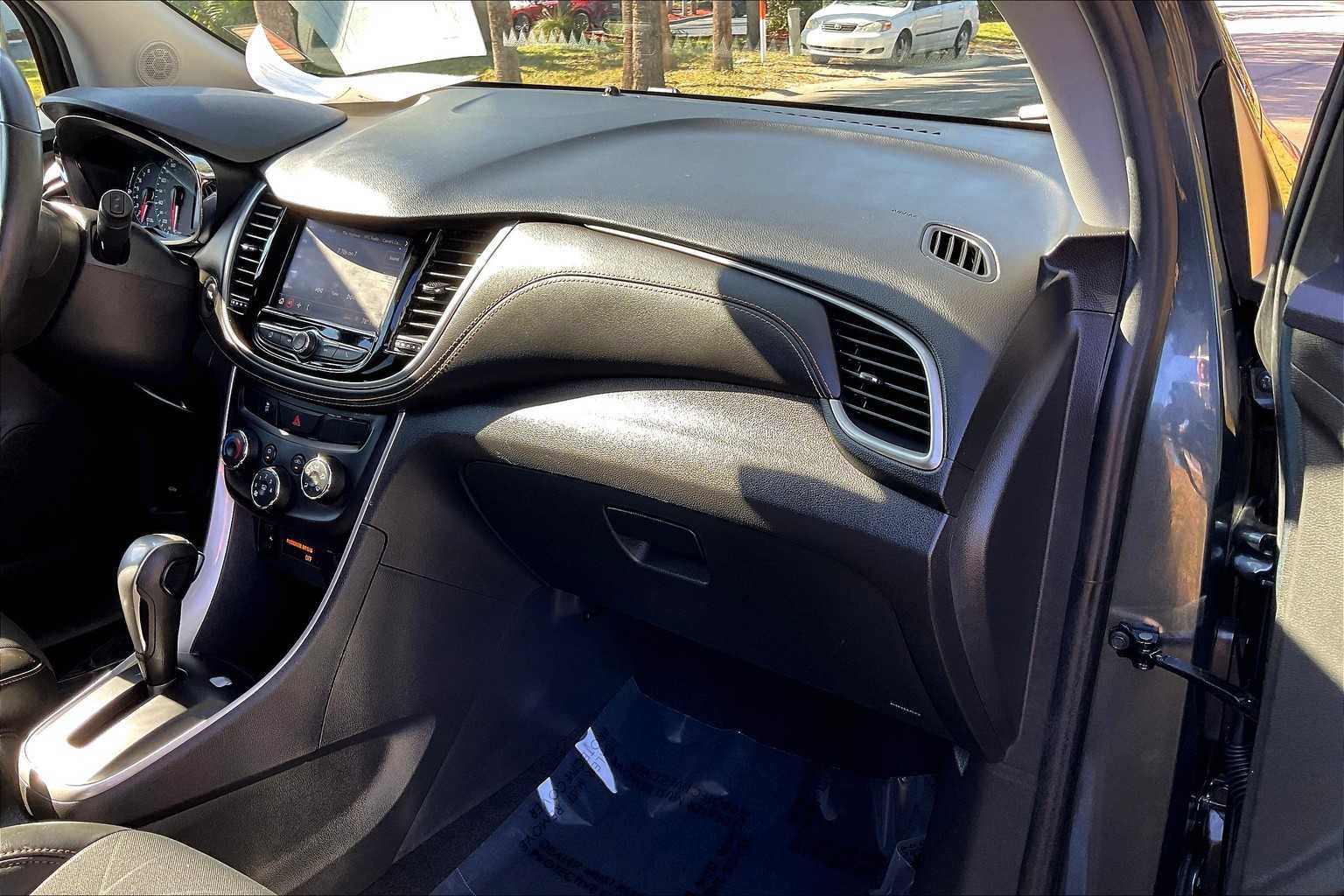 Certified 2021 Chevrolet Trax LT w/ Driver Confidence Package image 15