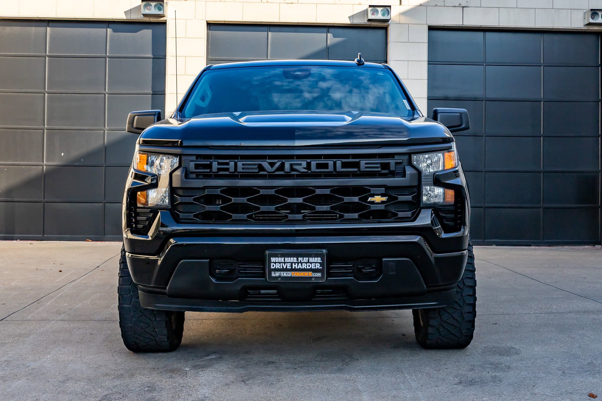Used 2022 Chevrolet Silverado 1500 Custom RWD image 2