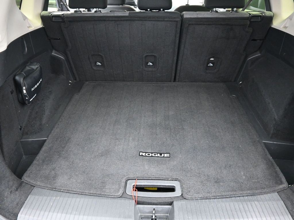 Used 2023 Nissan Rogue SV image 14