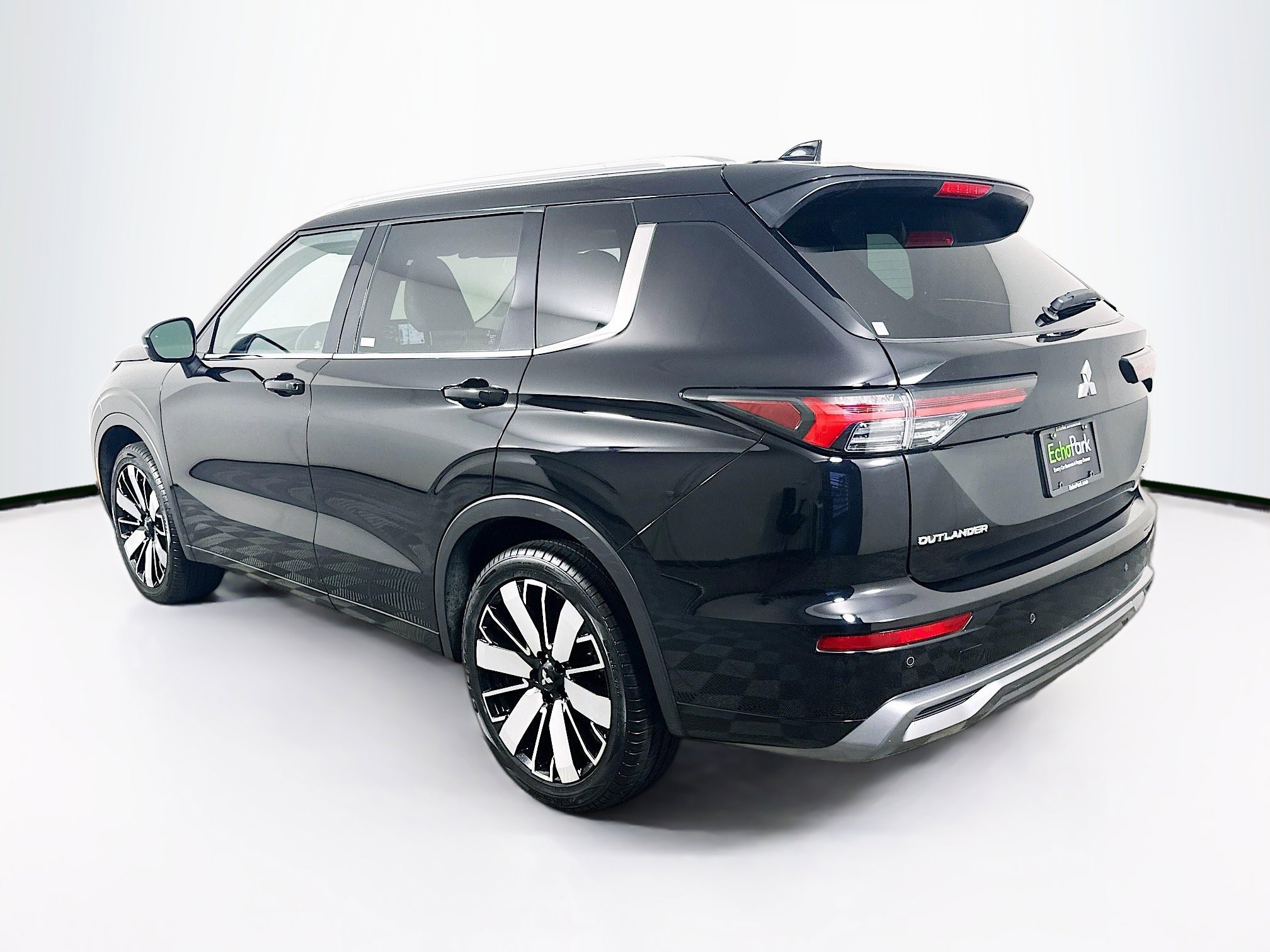 Used 2025 Mitsubishi Outlander SEL FWD image 5