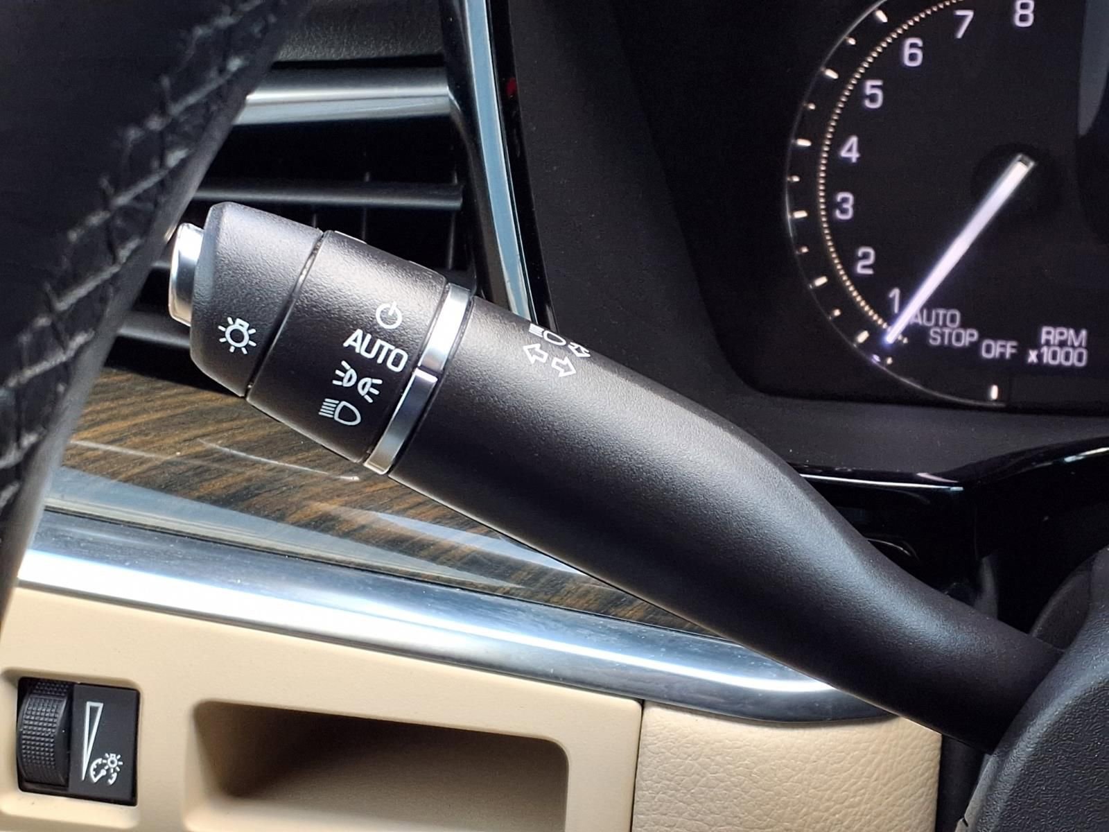 Used 2017 Cadillac XT5 FWD w/ LPO, Wheel Lock Package image 24