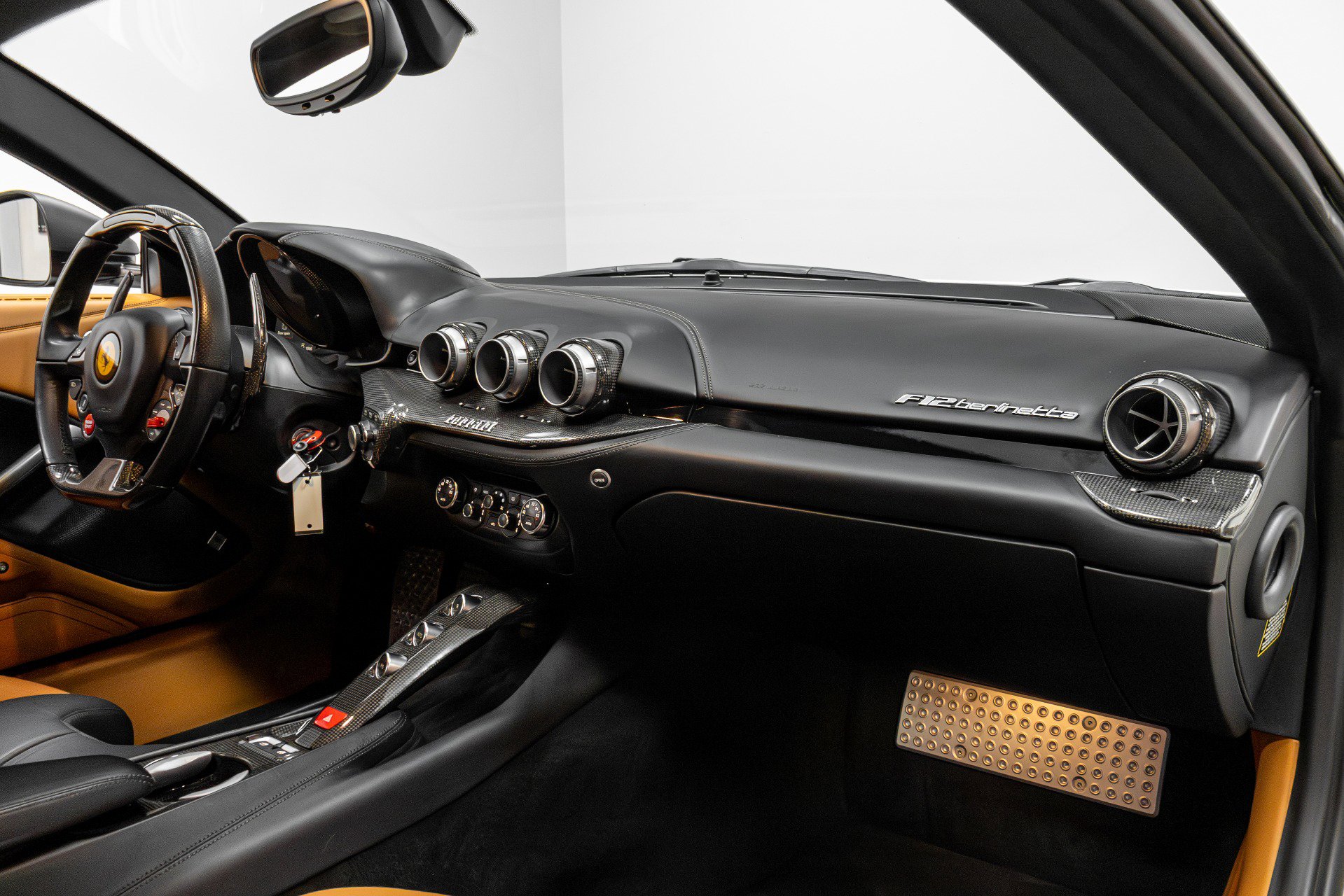 Used 2015 Ferrari F12 Berlinetta image 21