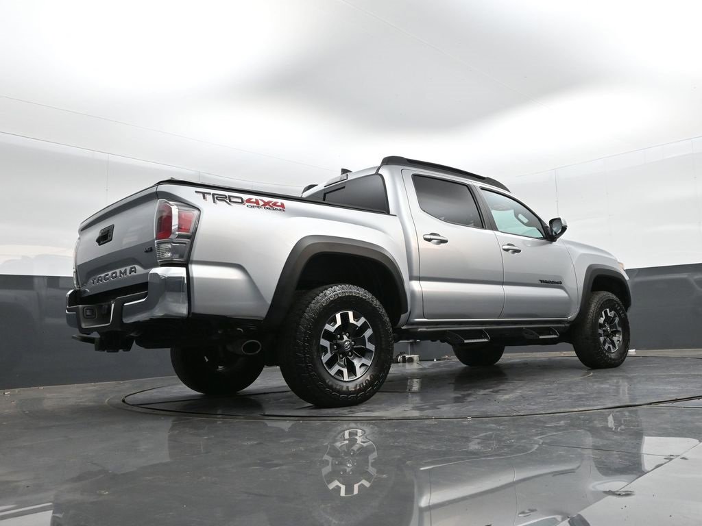 Used 2022 Toyota Tacoma TRD Off-Road image 32