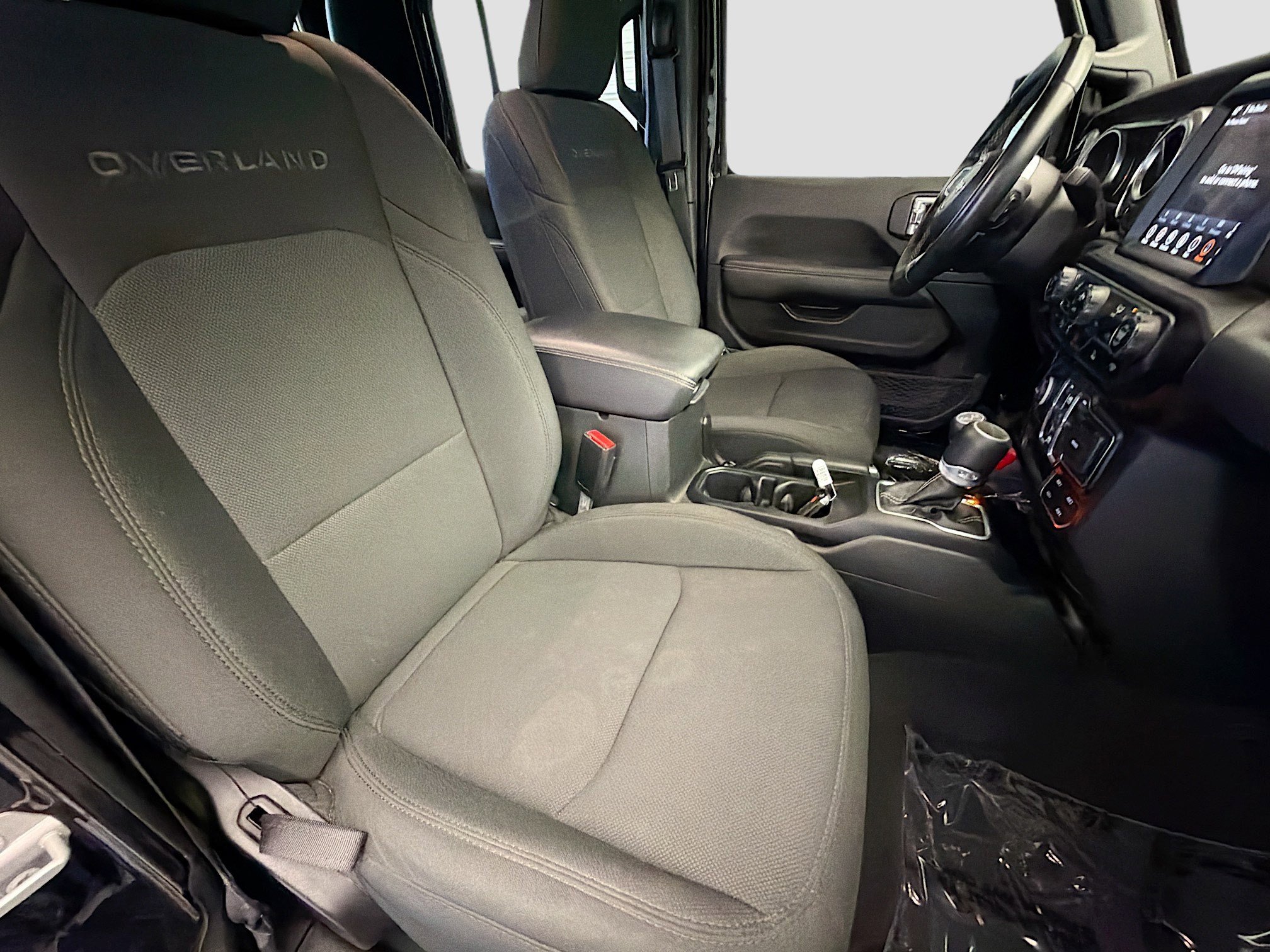 Used 2022 Jeep Gladiator Overland w/ Trailer Tow Package AWD/4WD image 15