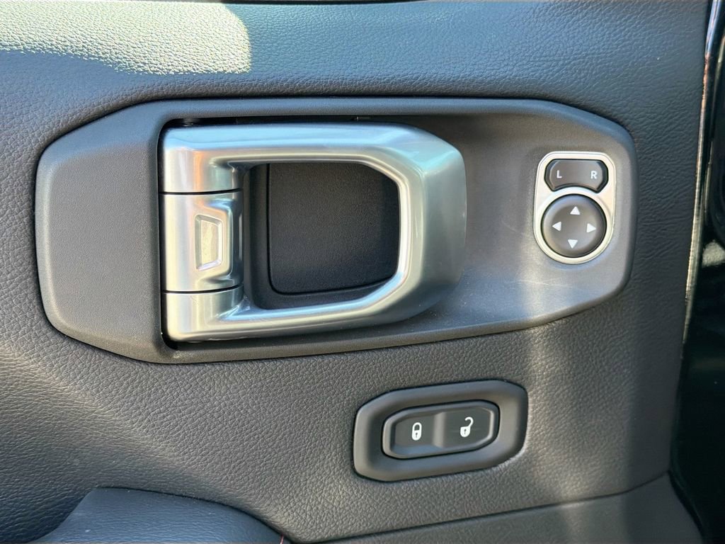 Used 2020 Jeep Gladiator Rubicon AWD/4WD image 22