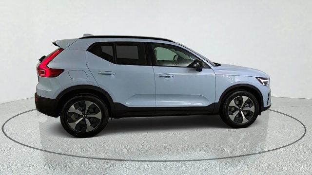 New 2026 Volvo XC40 B5 Plus w/ Protection Package Premier AWD/4WD image 8
