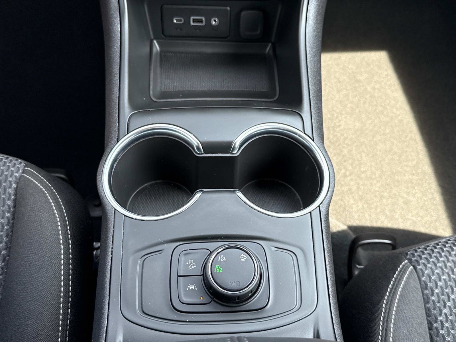 Used 2022 GMC Terrain SLE image 6