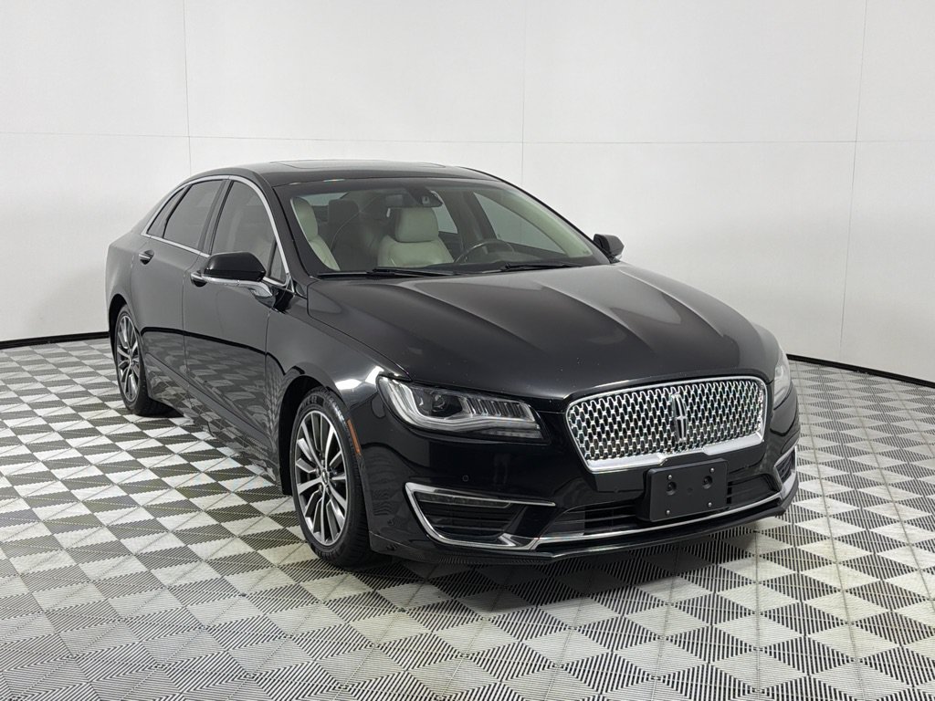 Used 2017 Lincoln MKZ Select w/ Technology Package FWD image 3