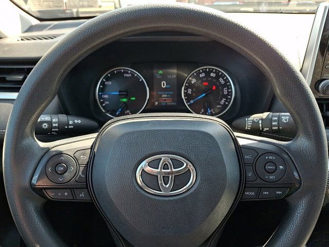 Used 2021 Toyota RAV4 XLE w/ Convenience Package image 24