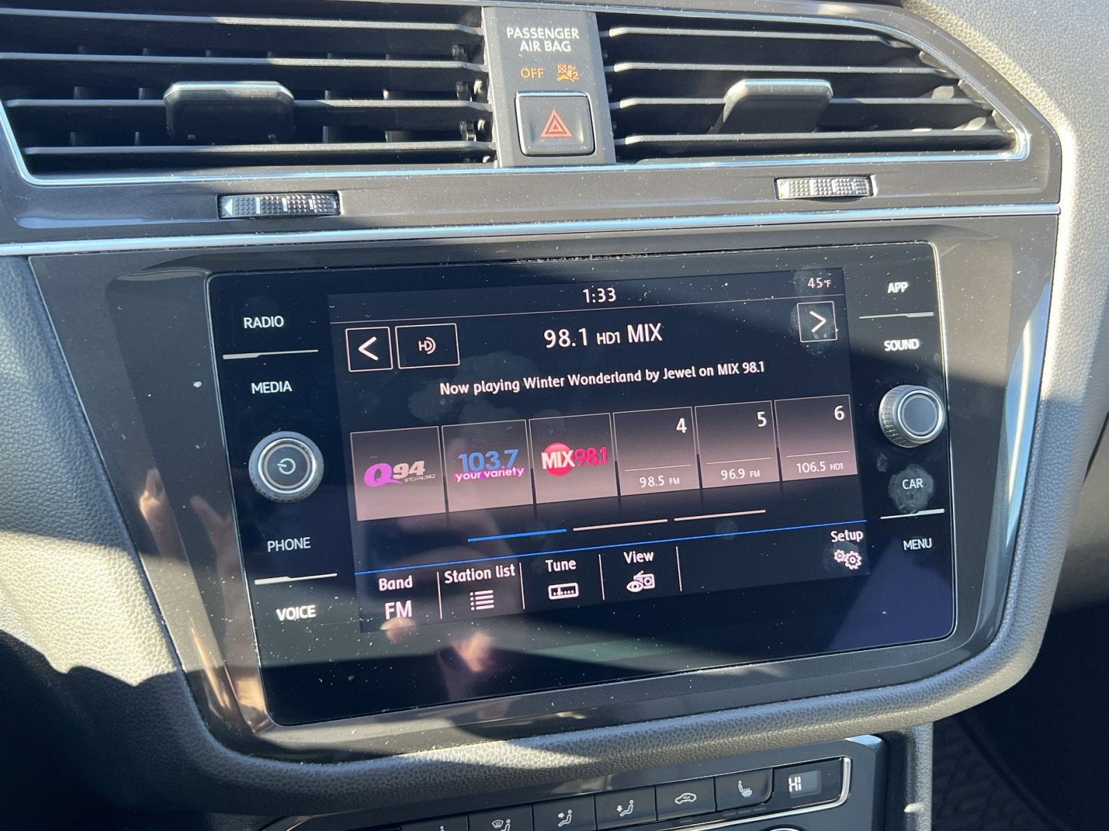 Used 2018 Volkswagen Tiguan SE image 19