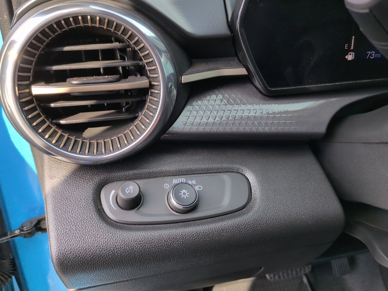 Used 2025 Chevrolet Trax ACTIV w/ Driver Confidence Package image 20