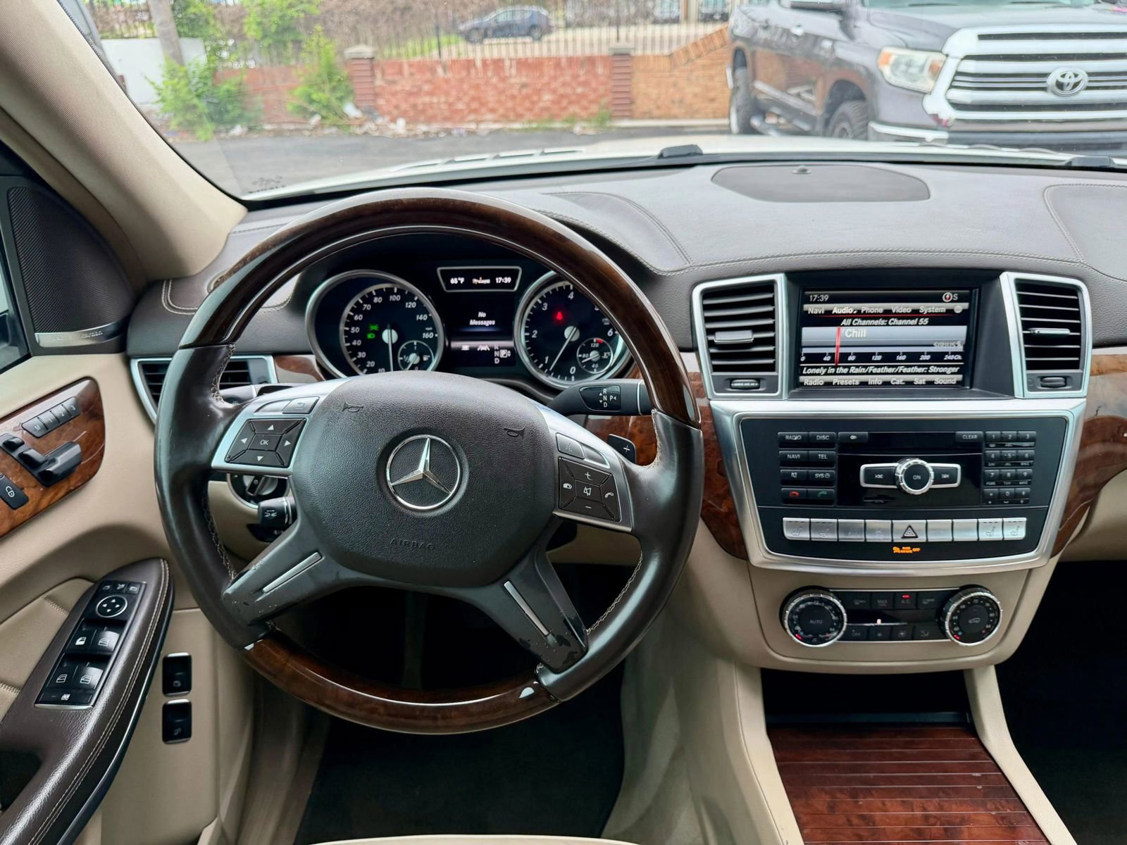 Used 2013 Mercedes-Benz GL 320 BlueTEC 4MATIC image 6