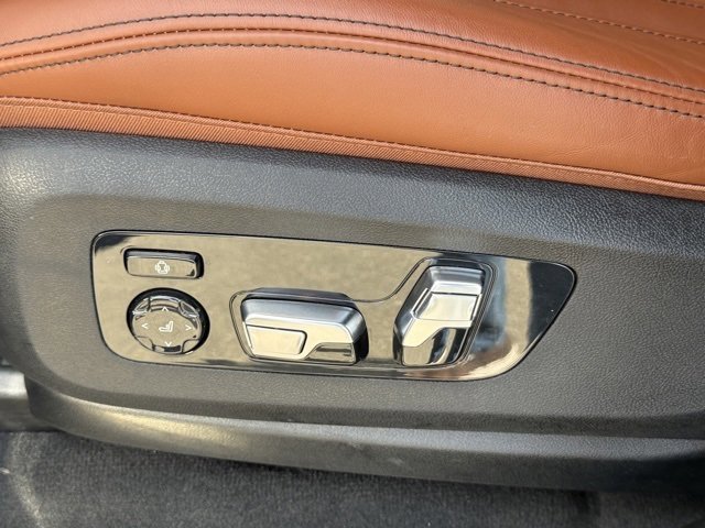 Used 2025 BMW X7 M60i image 19