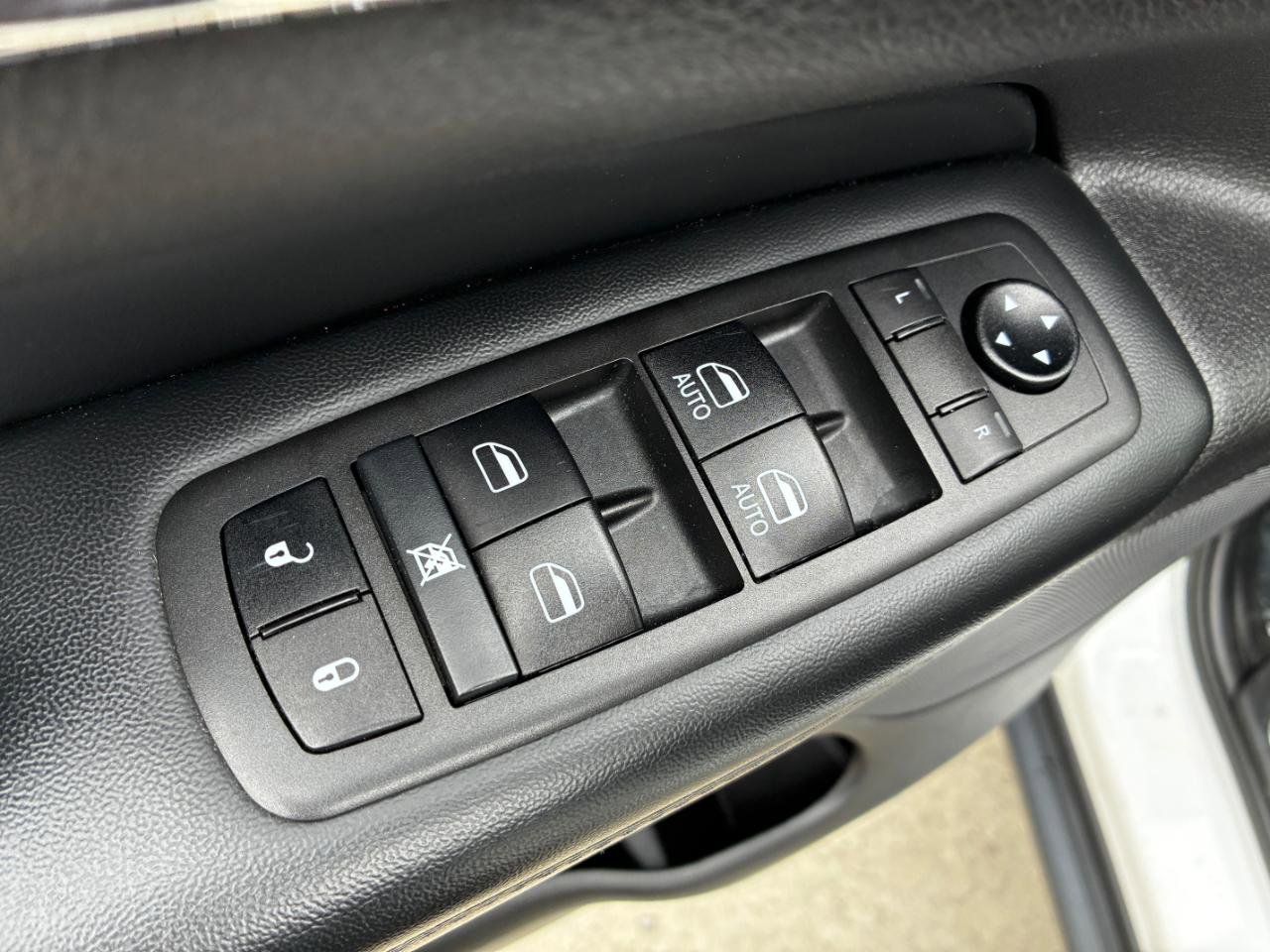 Used 2021 Jeep Grand Cherokee Limited image 9