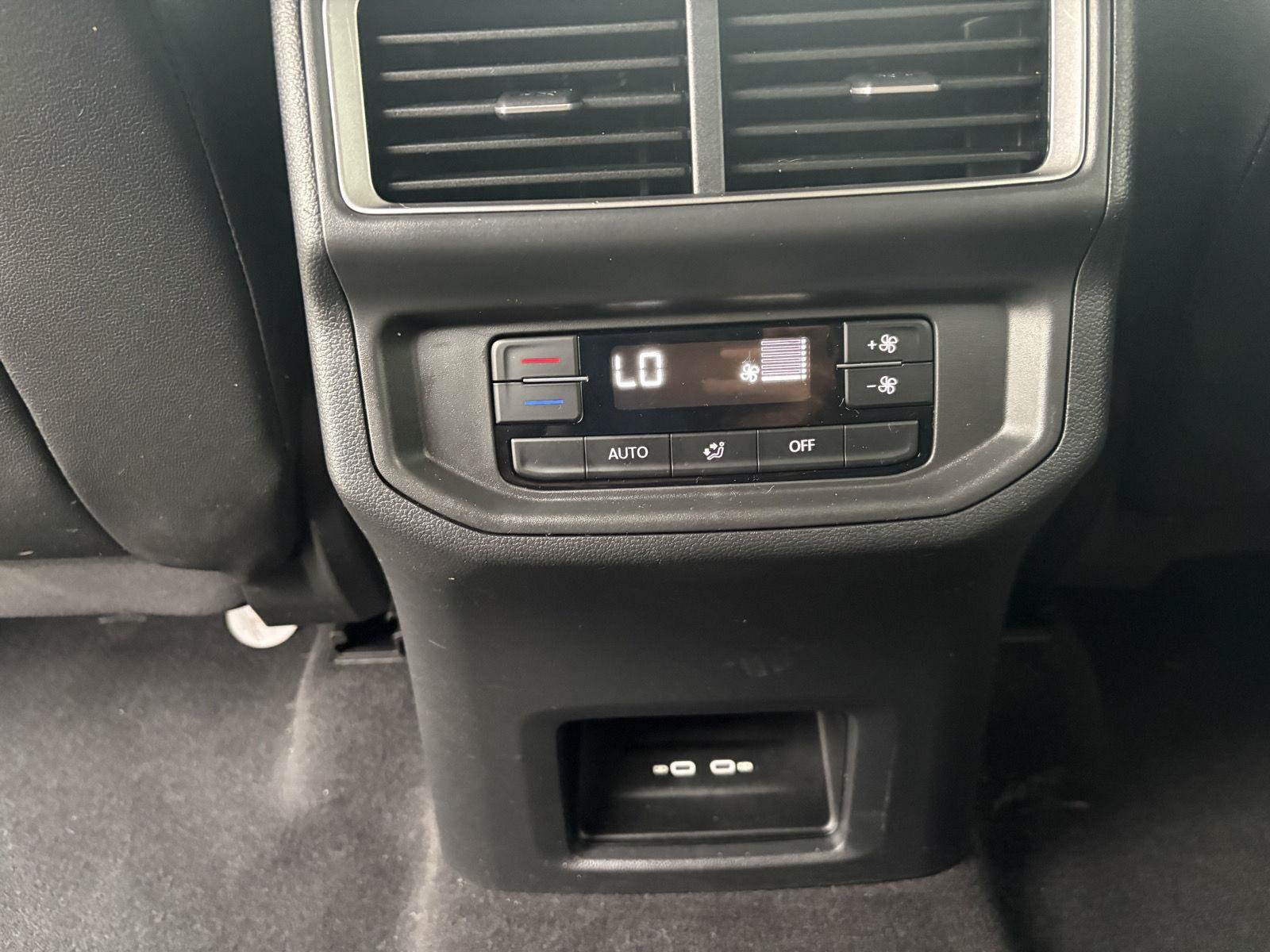 Certified 2024 Volkswagen Atlas SE AWD/4WD image 7