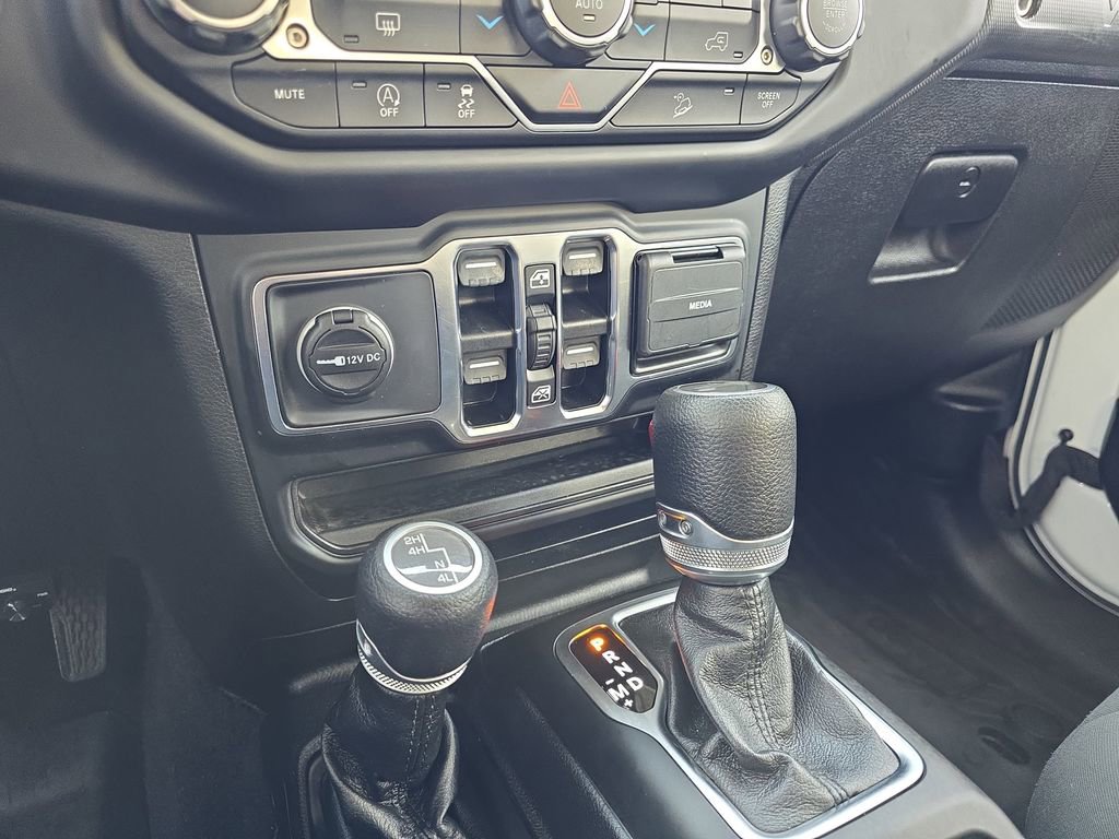 Used 2021 Jeep Wrangler Unlimited Sport AWD/4WD image 24