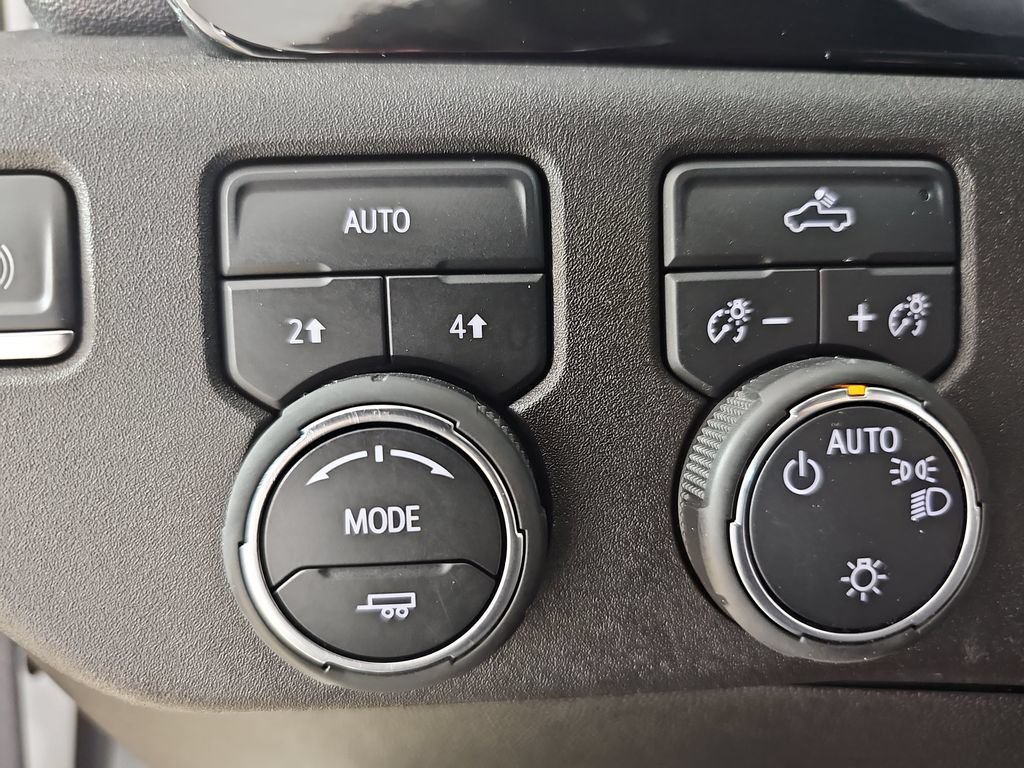 Certified 2022 Chevrolet Silverado 1500 LT AWD/4WD image 30