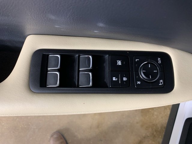 Used 2022 Lexus RX 450h AWD w/ Luxury Package image 19