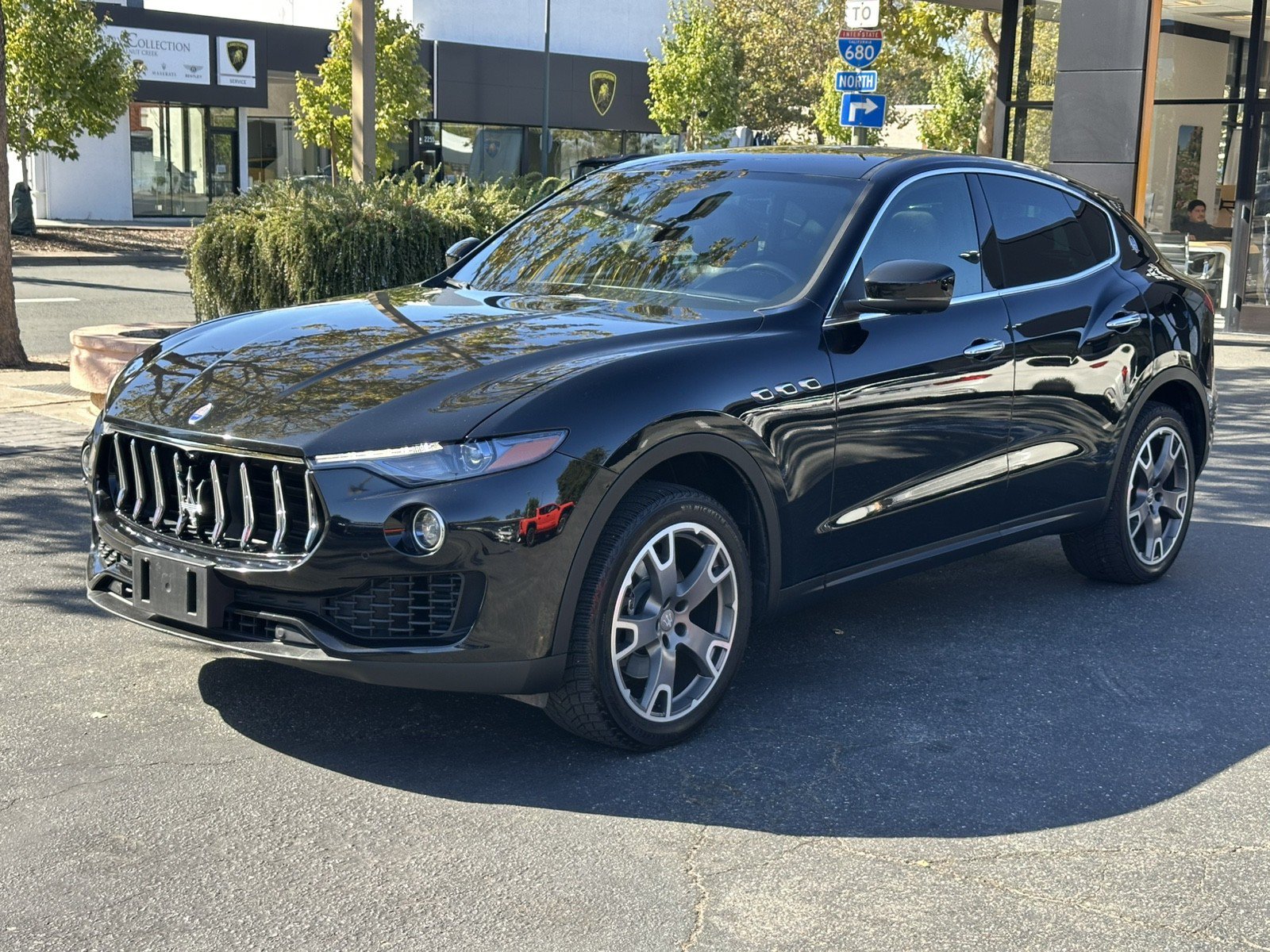 Used 2018 Maserati Levante AWD/4WD image 3