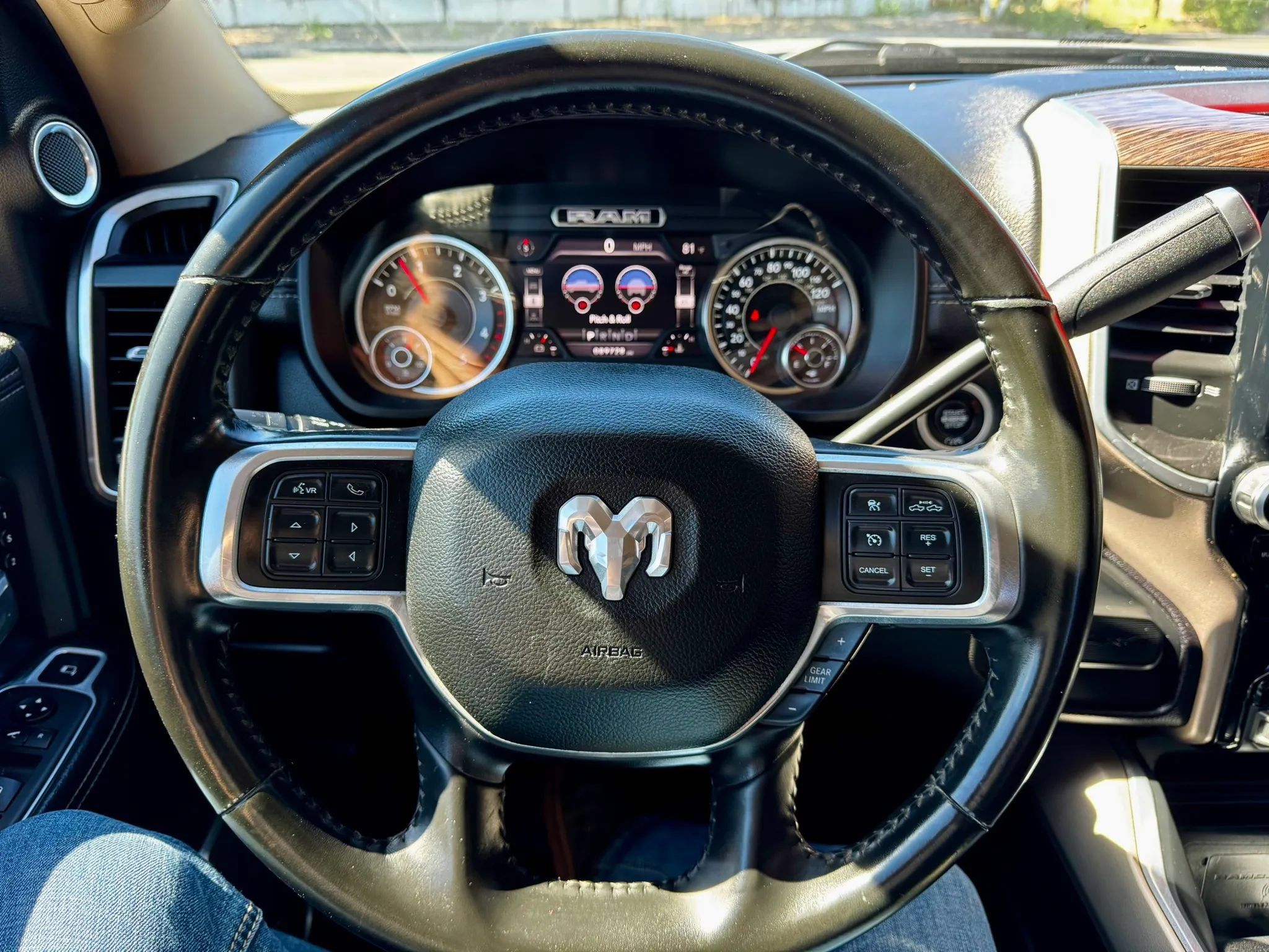 Used 2021 RAM 3500 Laramie AWD/4WD image 8