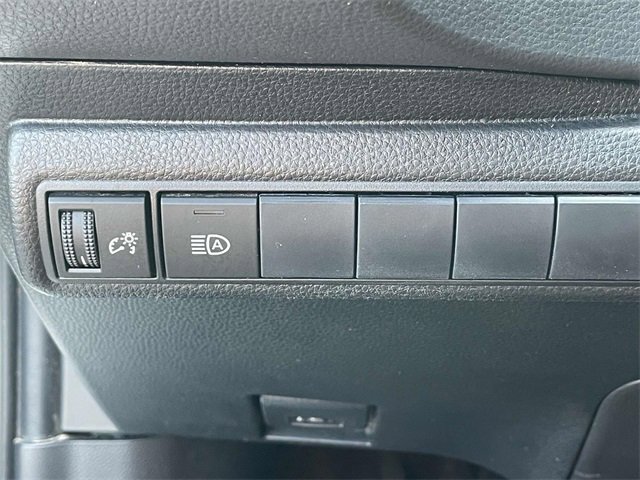 Used 2020 Toyota Corolla SE image 28
