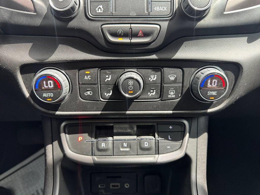 Used 2024 GMC Terrain AT4 w/ Tech Package AWD/4WD image 21