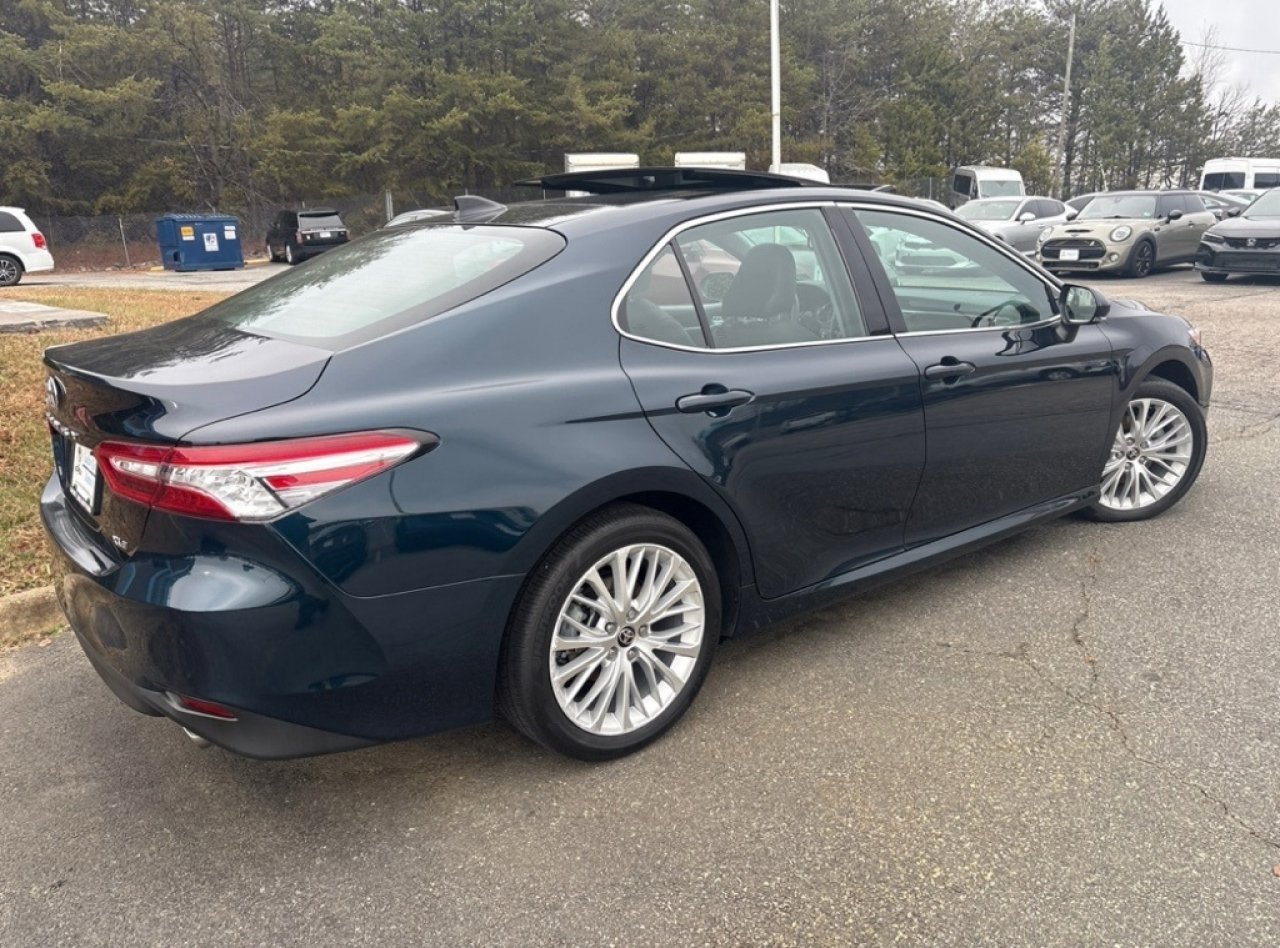 Used 2020 Toyota Camry XLE image 8
