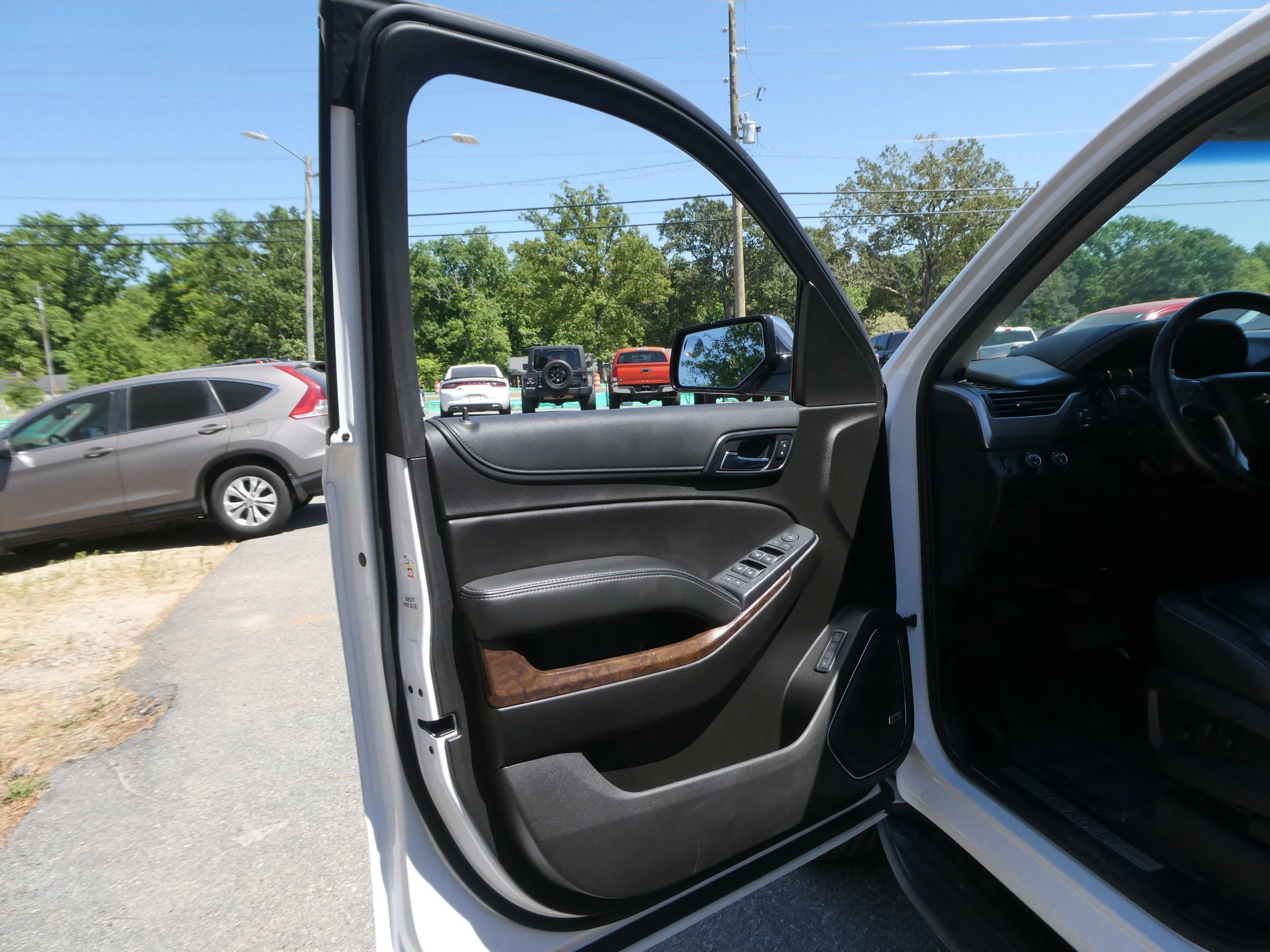 Used 2020 Chevrolet Suburban LT AWD/4WD image 11