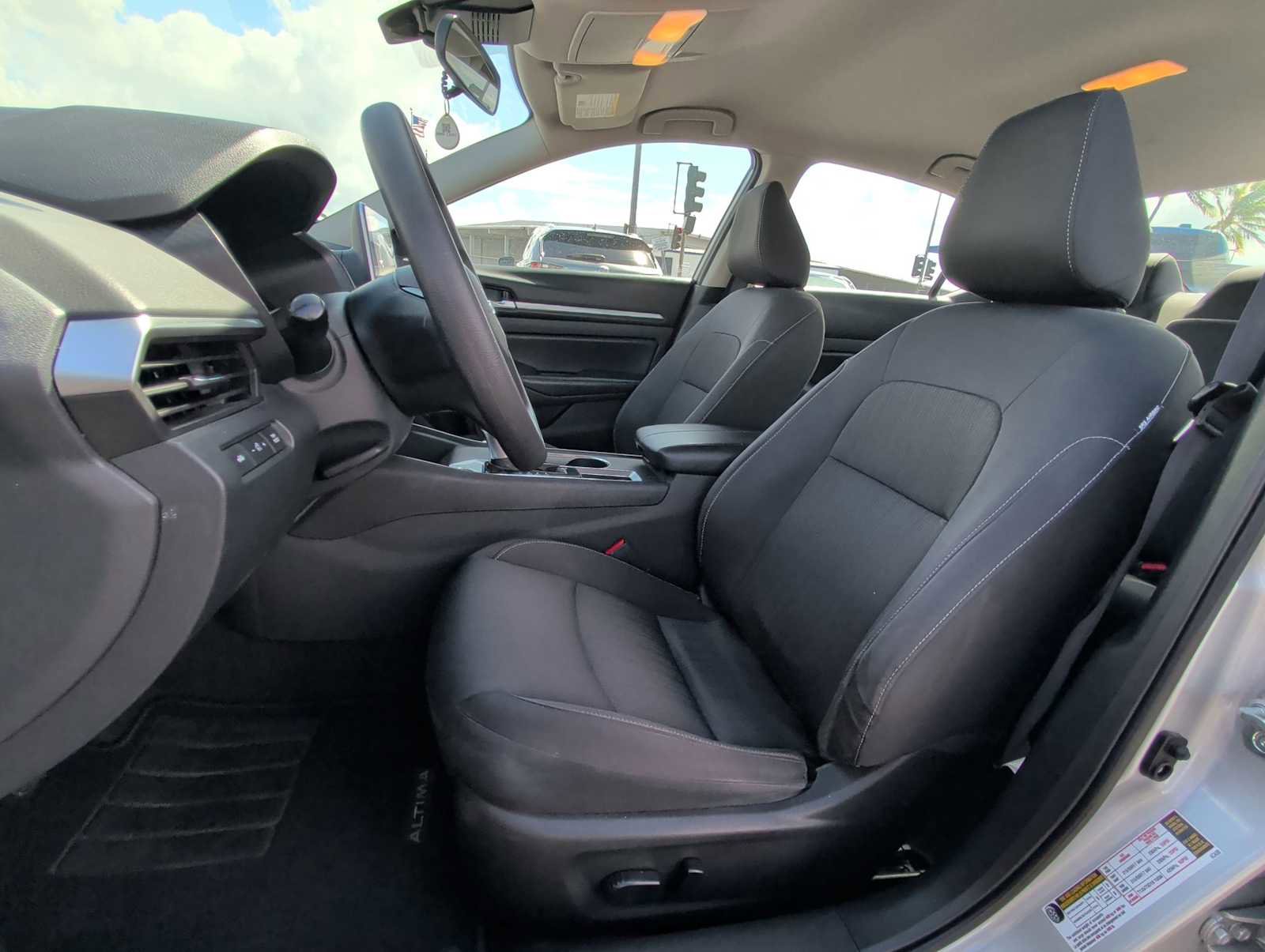 Used 2022 Nissan Altima 2.5 SV image 14