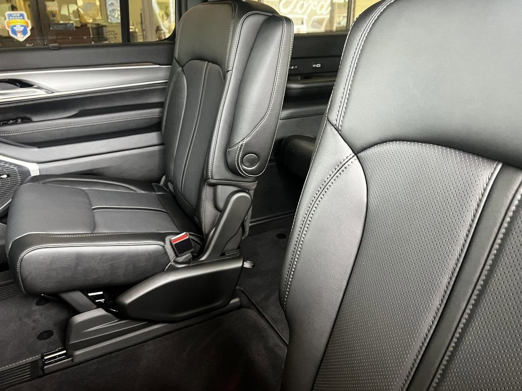 New 2024 Jeep Wagoneer Series II w/ Convenience Group I image 12