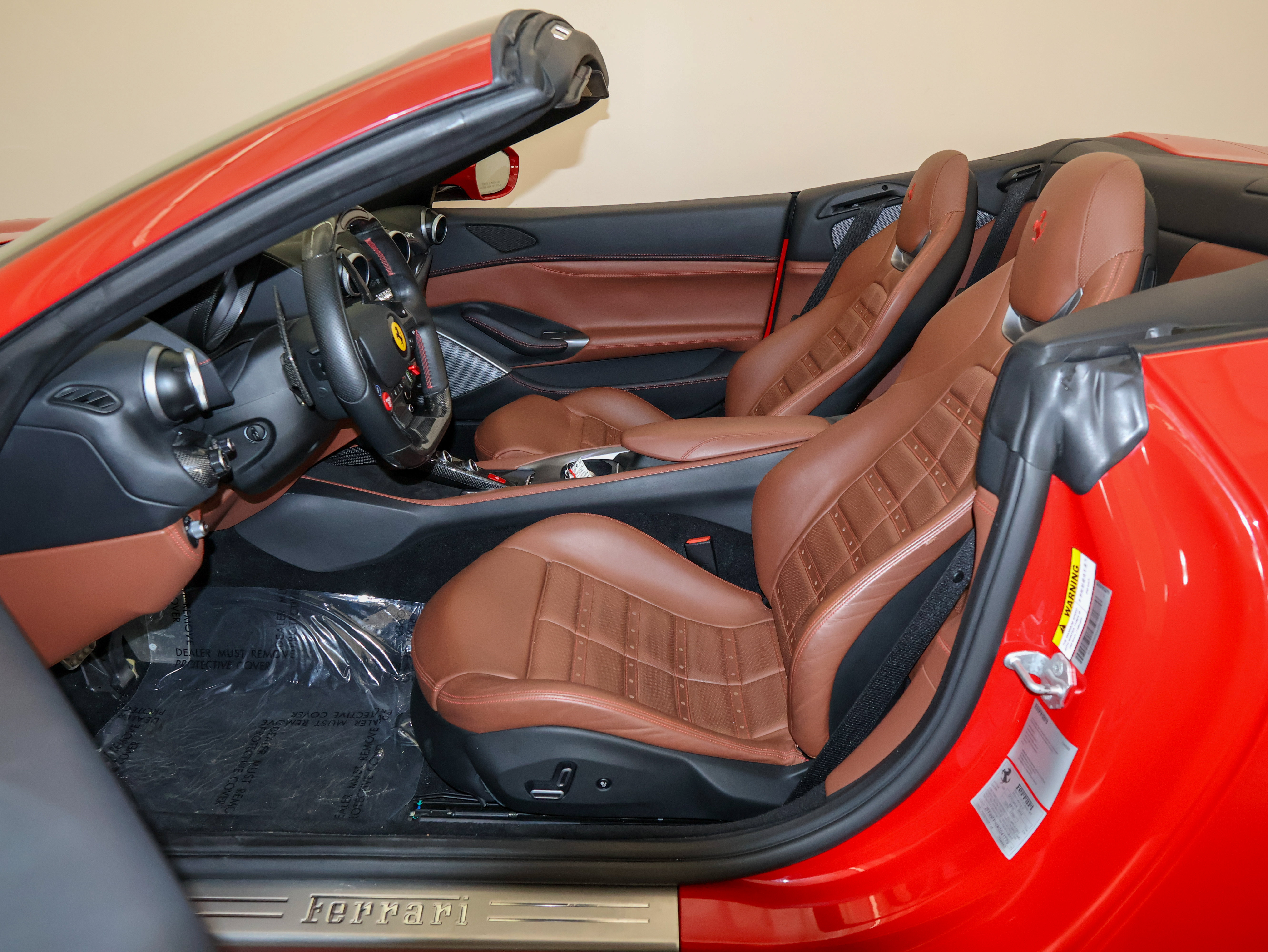 Used 2019 Ferrari Portofino RWD image 14