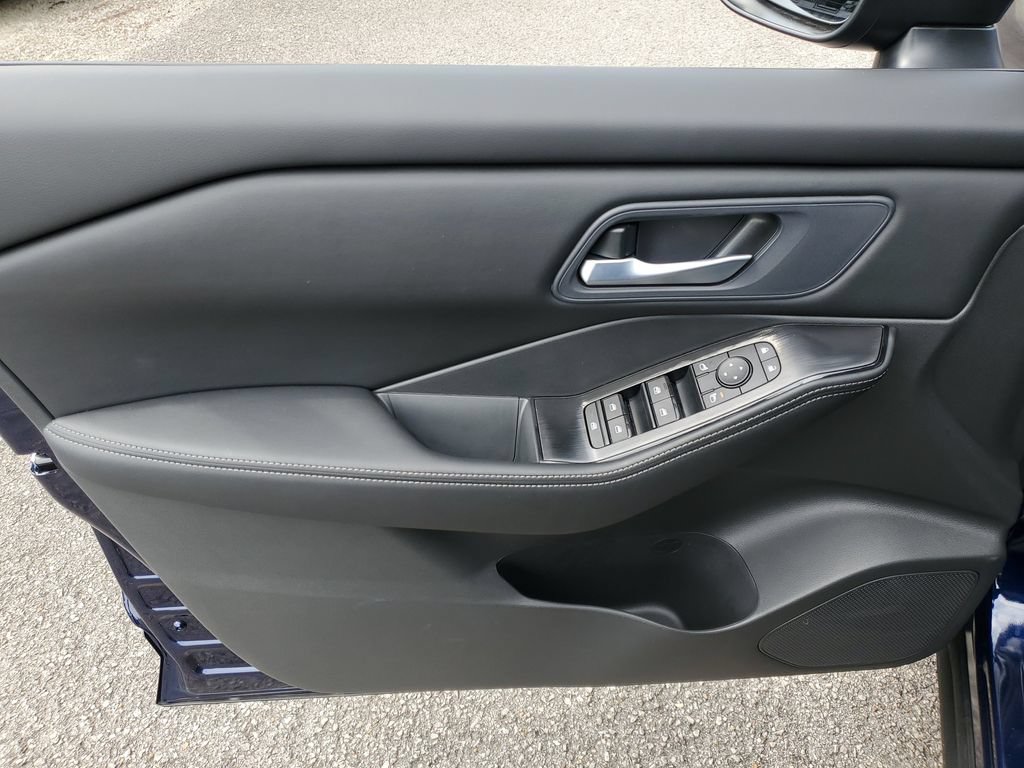 New 2026 Nissan Rogue SV FWD image 16